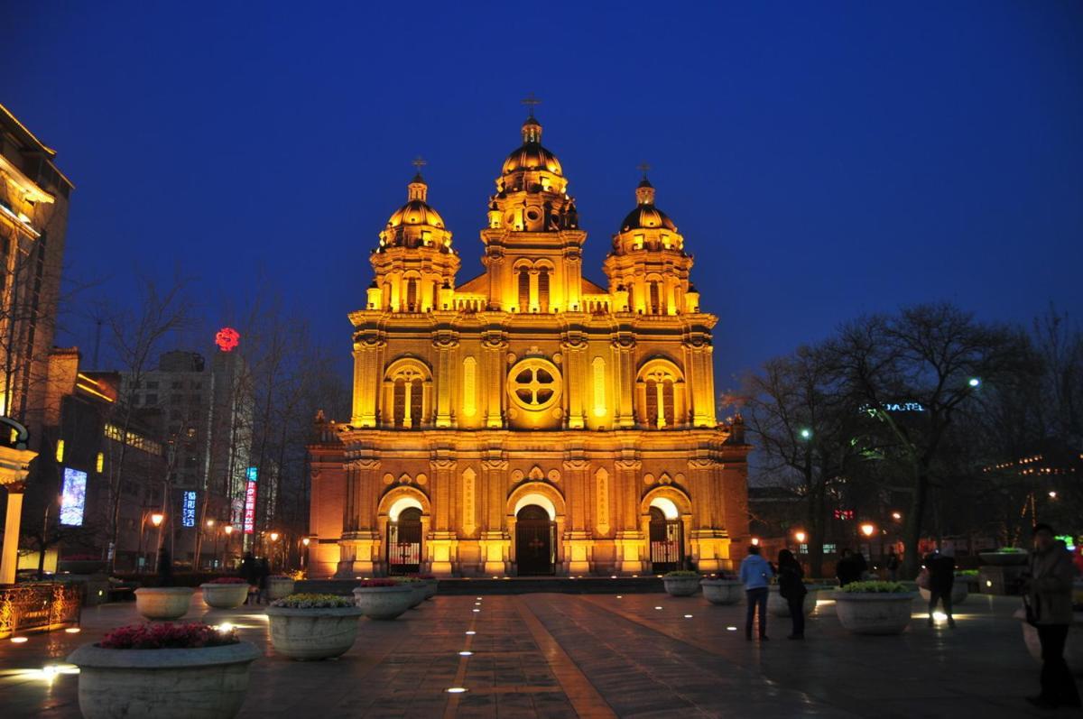East Sacred Hotel--Very Near Beijing Tiananmen Square ,The Forbidden City,The Temple Of Heaven ,3 Minutes' Walk To Wangfujing Subway ,Located In The Center Of Beijing, Many Shopping Malls Around,Newly Renovated Hotel-Able To Receive Foreign Guests Exterior foto The Cathedral of the Immaculate Conception in Xi'an